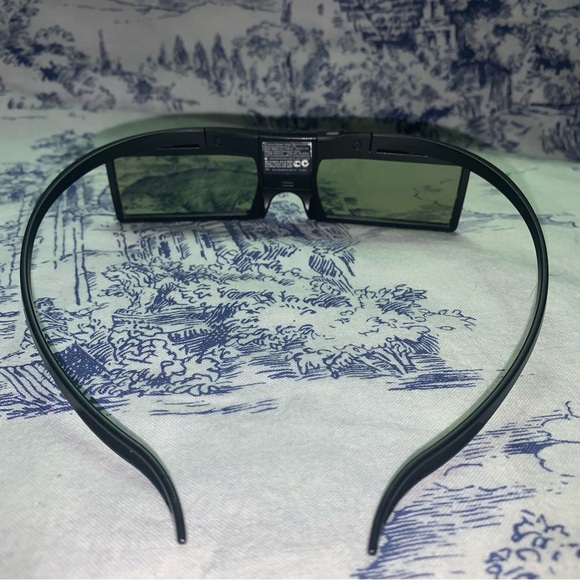 Samsung 3D Active Glasses SSG4100GB Samsung 3D Active Glasses For Television - Picture 3 of 7